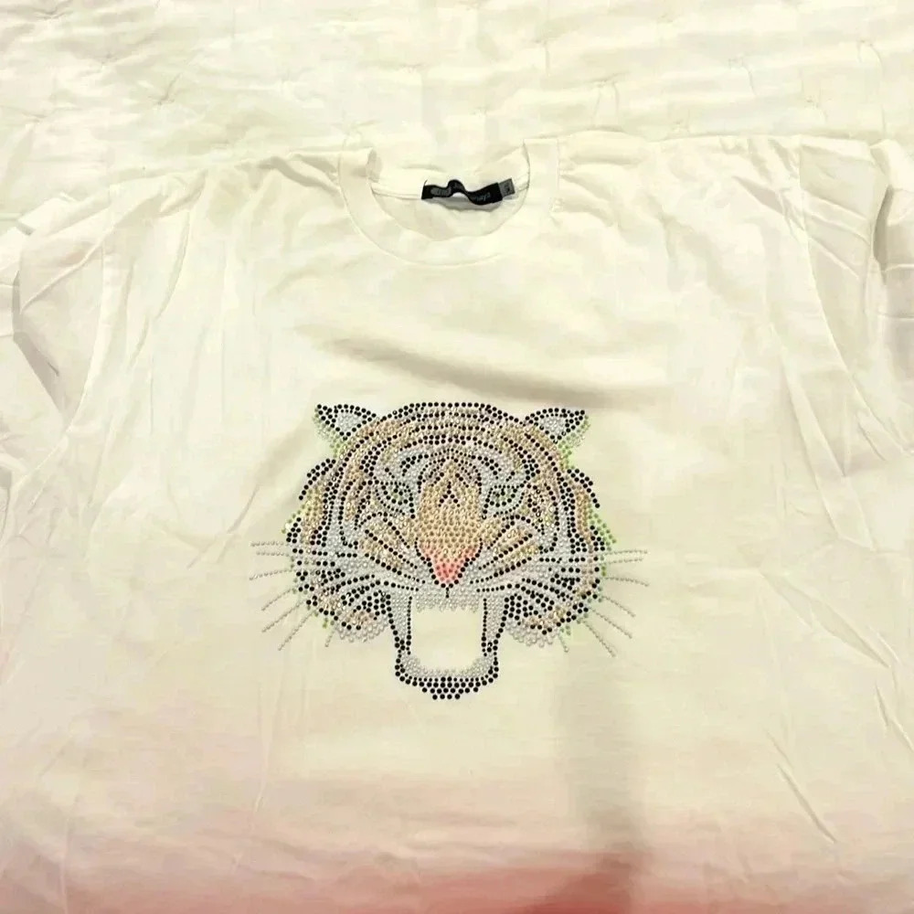 JET t shirt pre loved boxy style size M/L